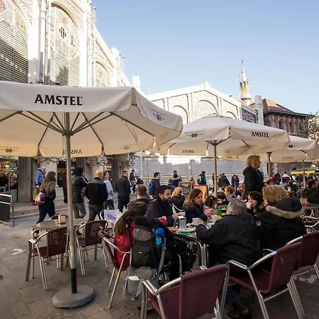 Apartman Window To Market